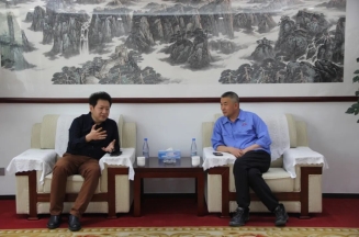 潔晶集團到金馬工業(yè)集團洽談合作