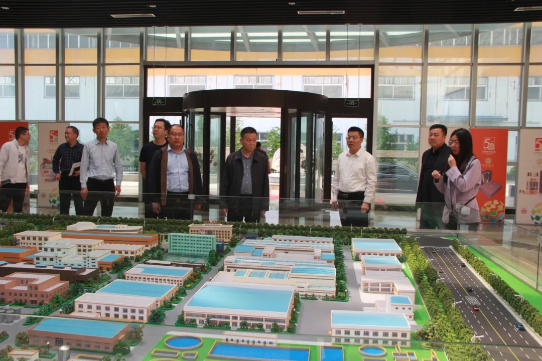 20240509省發(fā)展和改革委到潔晶集團調研1 20240509省發(fā)展和改革委到潔晶集團調研1