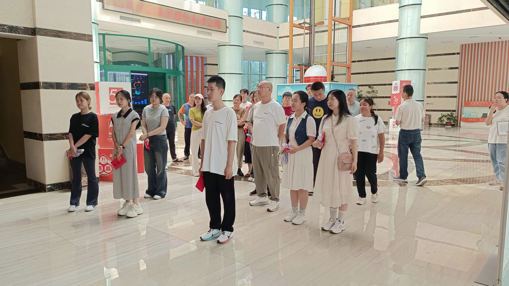20240817潔晶集團(tuán)舉行2024年職工子女高考獎(jiǎng)學(xué)金發(fā)放儀式4