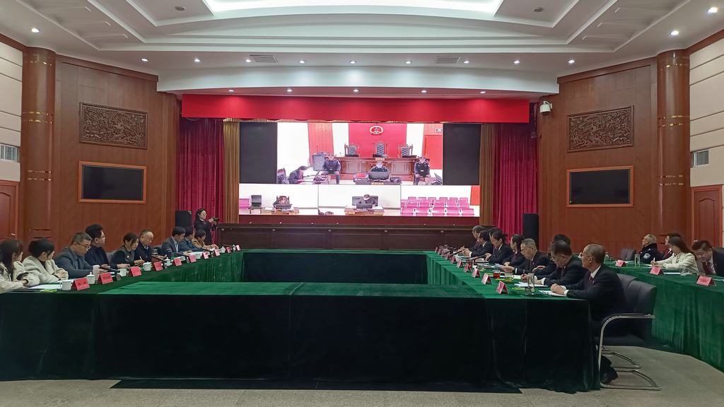 20241212潔晶集團(tuán)總裁林成彬應(yīng)邀參加日照市中級(jí)人民法院特邀監(jiān)督員座談會(huì)1 20241212潔晶集團(tuán)總裁林成彬應(yīng)邀參加日照市中級(jí)人民法院特邀監(jiān)督員座談會(huì)1