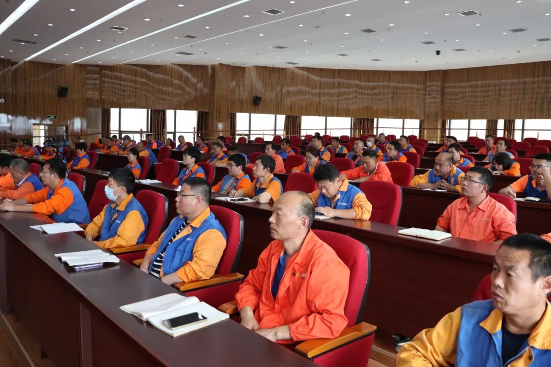 20260523強(qiáng)化紀(jì)法意識(shí) 筑牢廉潔防線:潔晶集團(tuán)舉辦企業(yè)管理人員刑事風(fēng)險(xiǎn)防控專題講座3